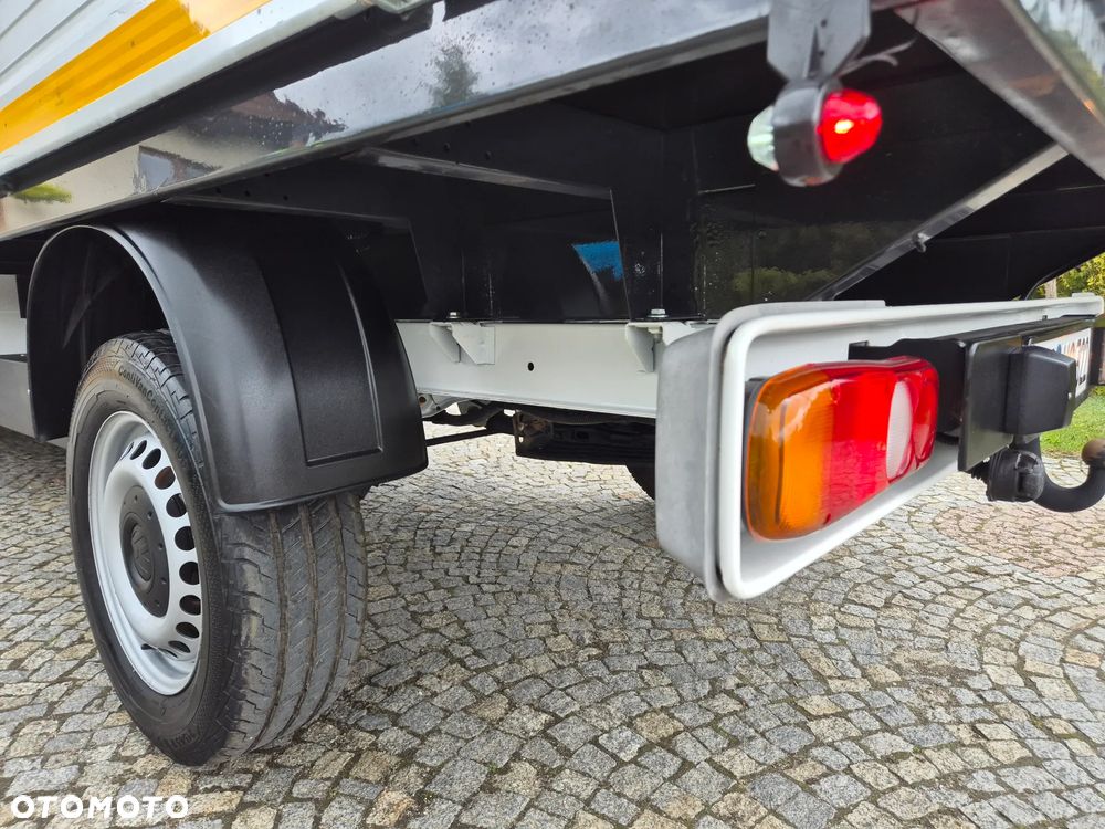 Volkswagen T5 kilka sztuk - 28