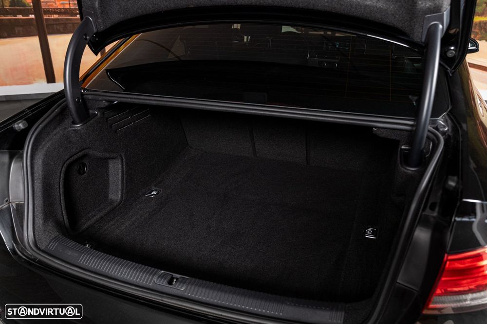 Audi A4 2.0 TDI S tronic - 9