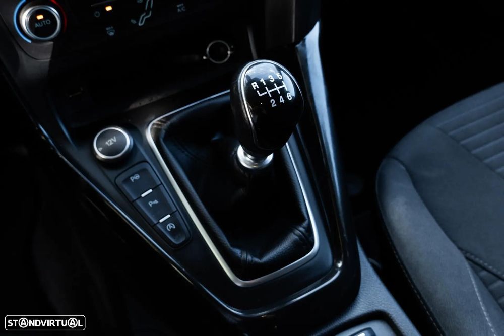 Ford Focus SW - 22