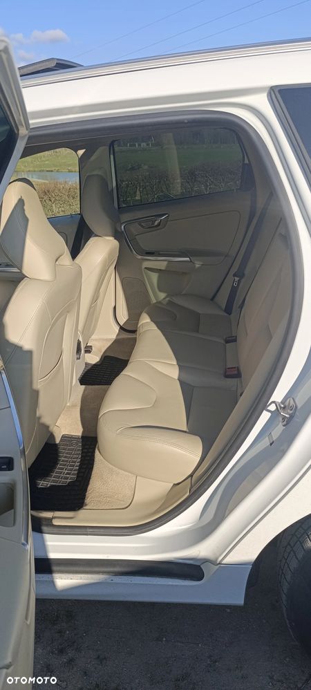 Volvo XC 60 T6 AWD Edition Pro - 18