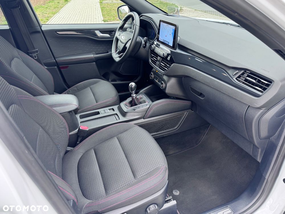 Ford Kuga 2.0 EcoBlue Hybrid ST-LINE - 38