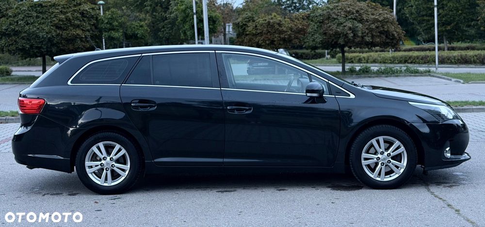 Toyota Avensis - 8