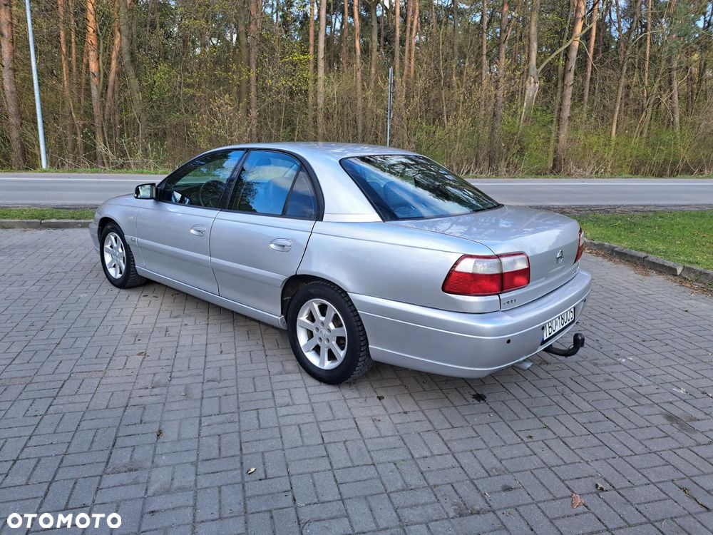 Opel Omega 2.2 Elegance - 23