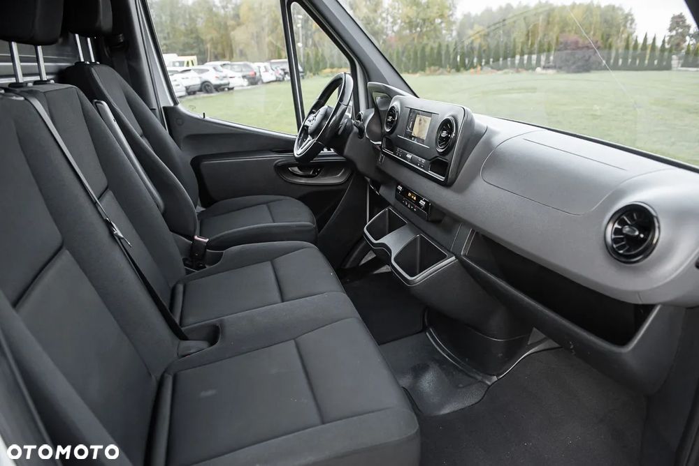 Mercedes-Benz Sprinter - 22