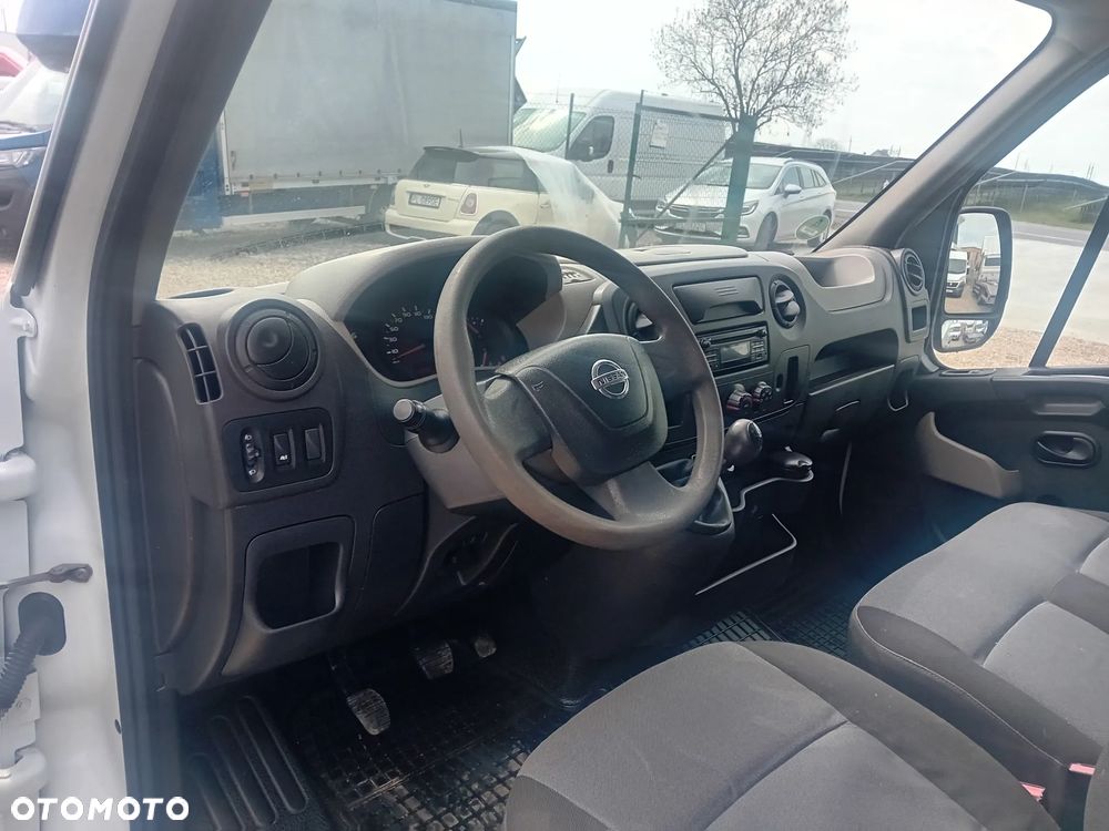 Nissan NV-400 - 21