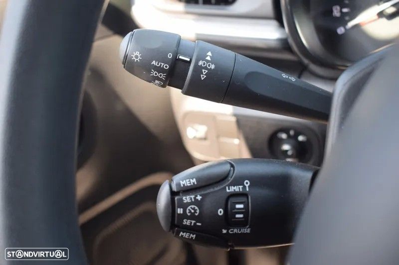 Citroën C3 1.2 PureTech Shine EAT6 - 23