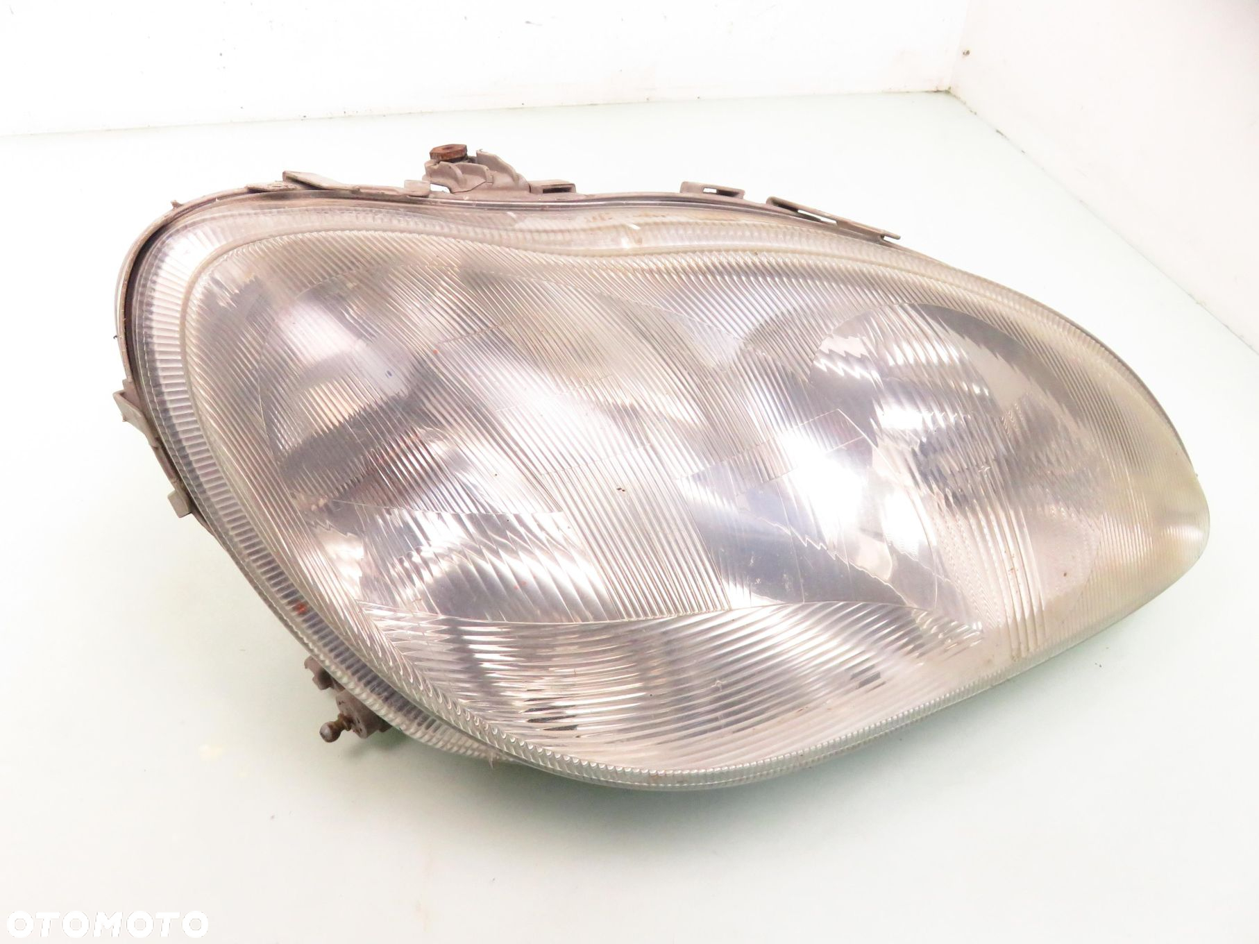 LAMPA PRAWA PRZEDNIA MERCEDES W220 0301153272 - 9
