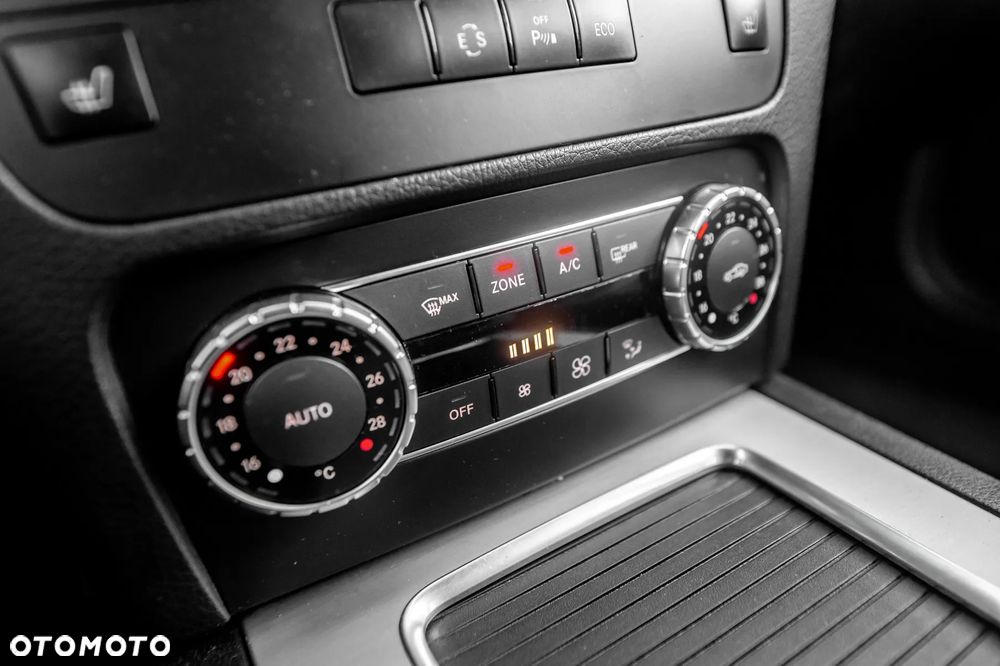 Mercedes-Benz GLK 250 4Matic 7G-TRONIC - 30