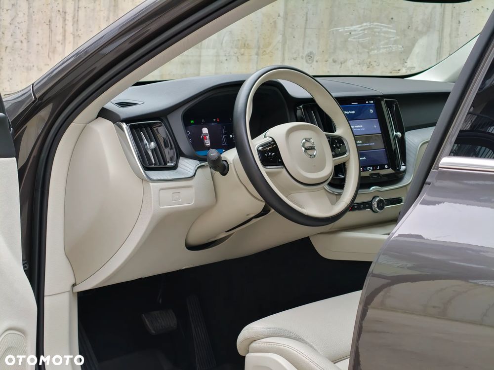 Volvo XC 60 B4 D AWD Plus Bright - 13