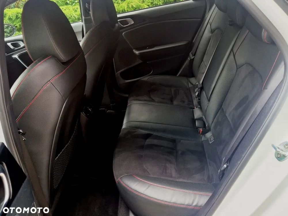 Kia ProCeed 1.6 T-GDI GT DCT - 18