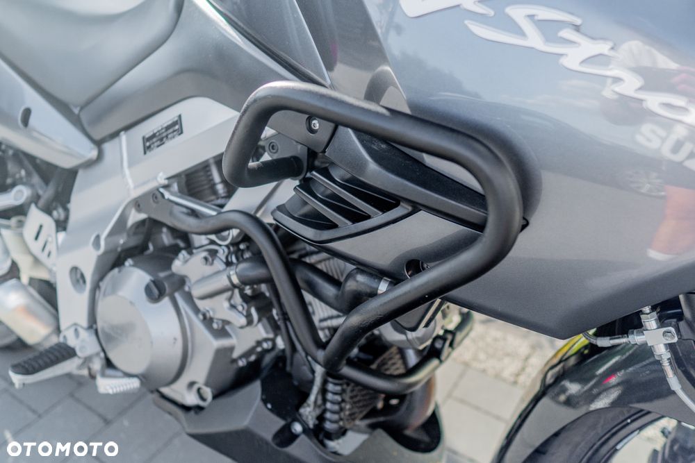 Suzuki V-STROM - 16