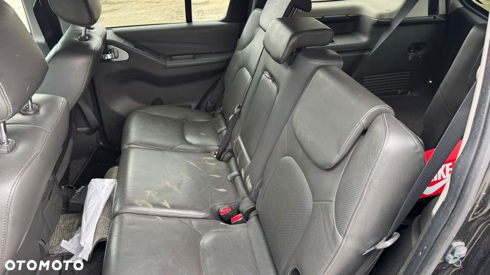 Nissan Pathfinder - 18
