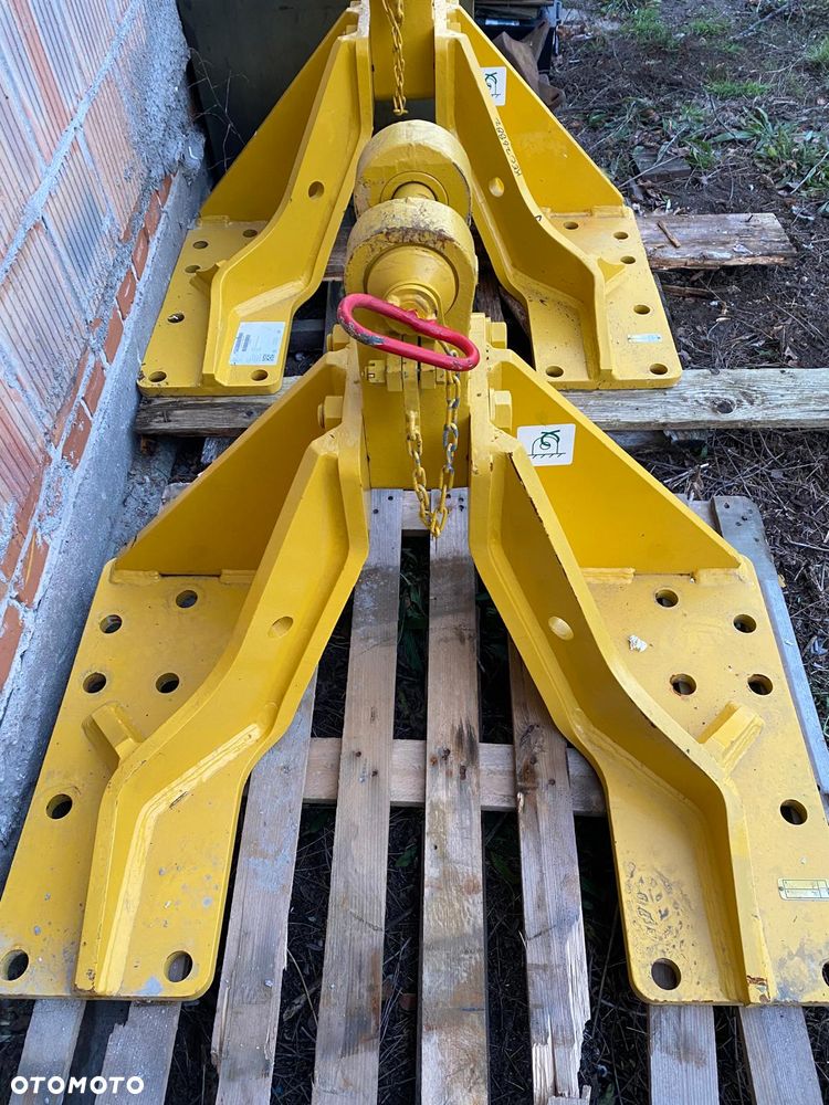Komatsu D85EX/PX – elementy/mocowanie lemiesza (A-frame / jarzmo) - 3
