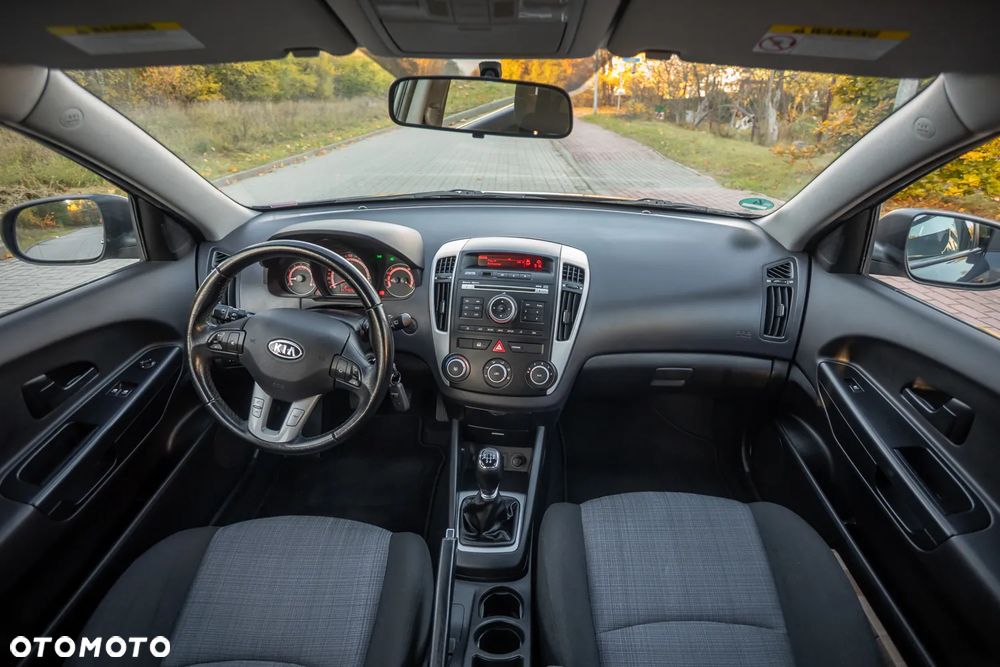 Kia Ceed - 7