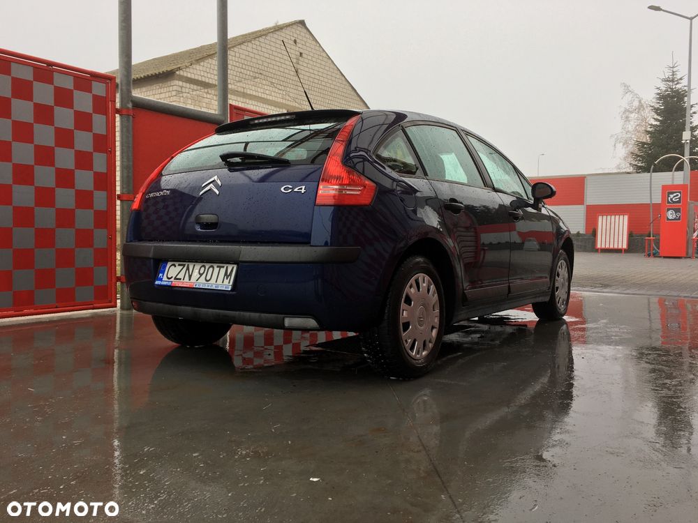 Citroën C4 1.4 16V Style - 2