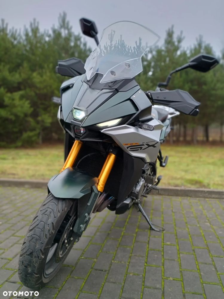 Suzuki GSX - 3