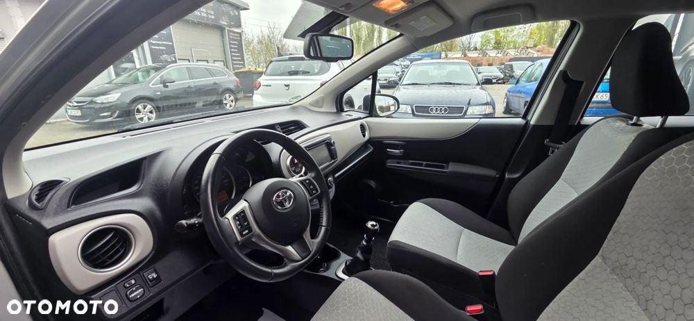 Toyota Yaris 1.33 VVT-i Executive - 28