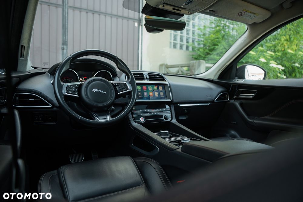 Jaguar F-Pace 25d AWD Prestige - 28