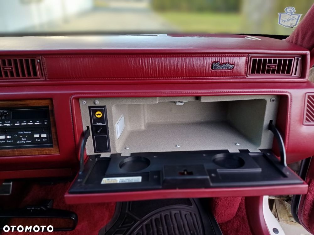 Cadillac Deville 4.9 STD - 33