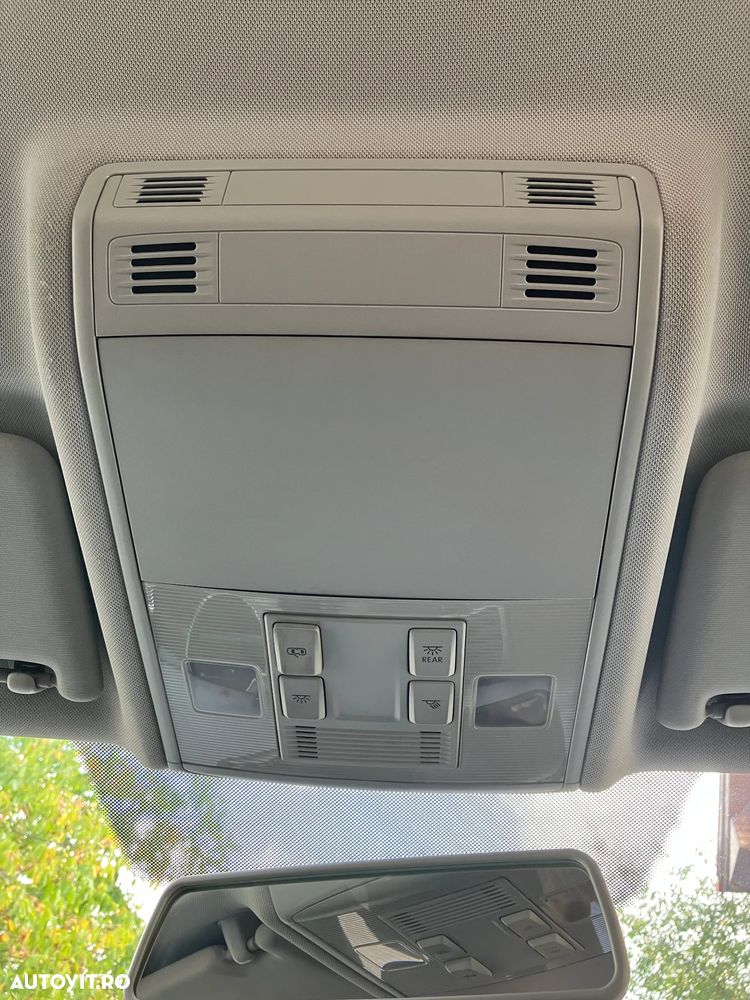 Volkswagen Golf - 24