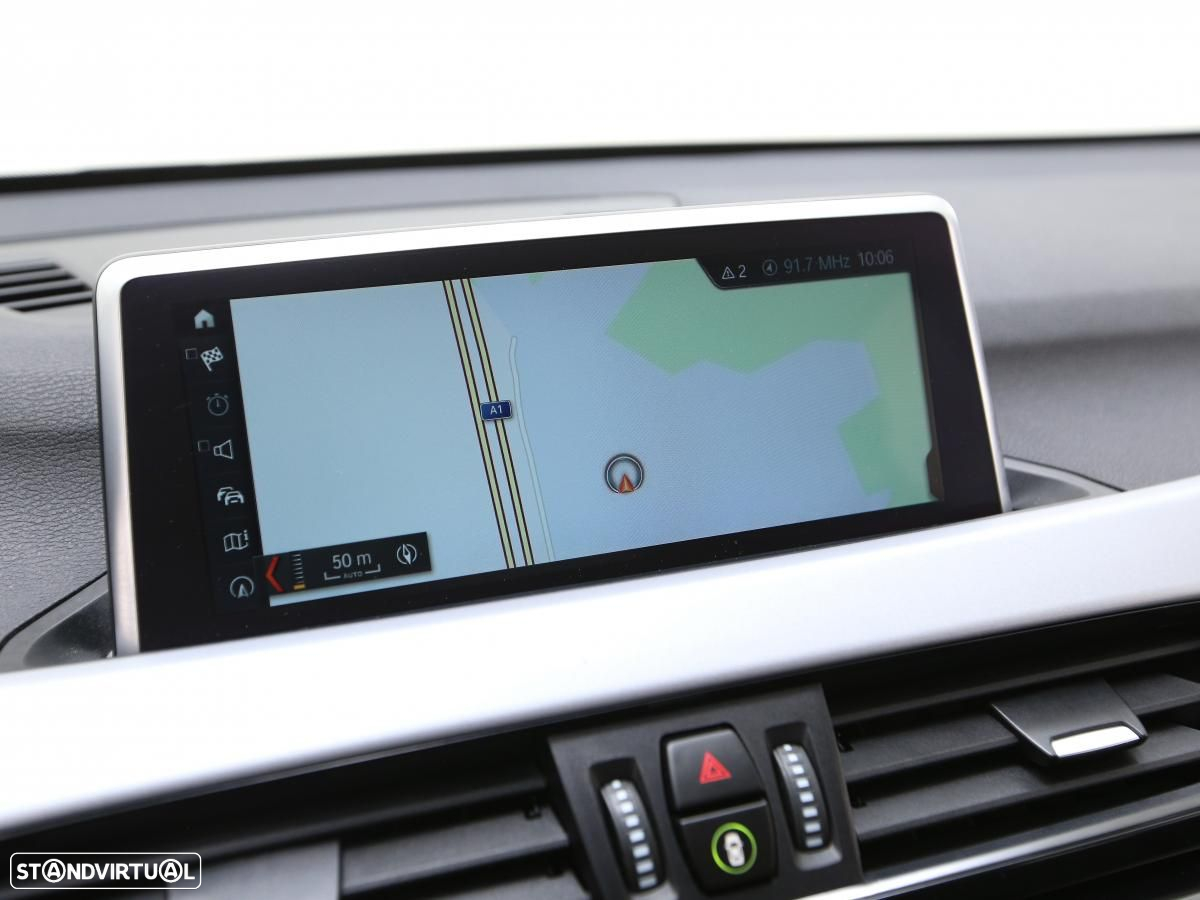 BMW X1 25 e xDrive Corporate Edition - 24