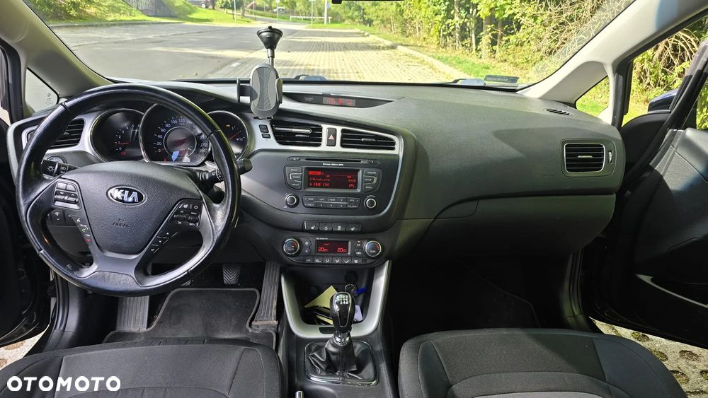 Kia Ceed - 13