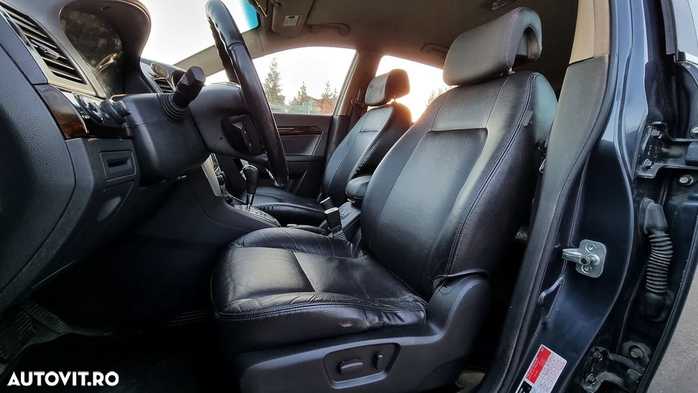 Chevrolet Captiva 2.0 4WD 7 Sitzer Automatik LT Exclusive - 4