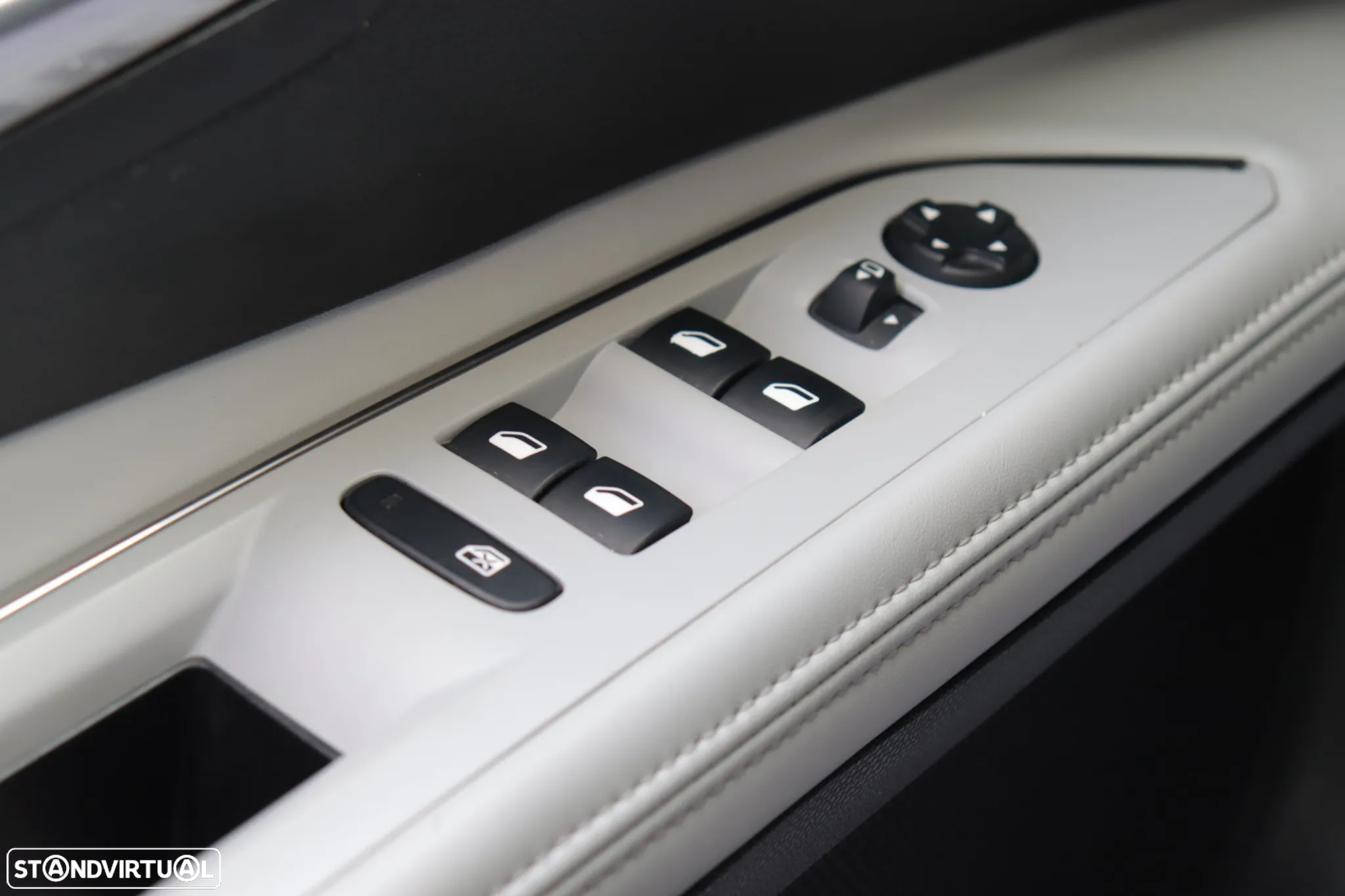 Peugeot 5008 1.2 PureTech Allure EAT8 - 29