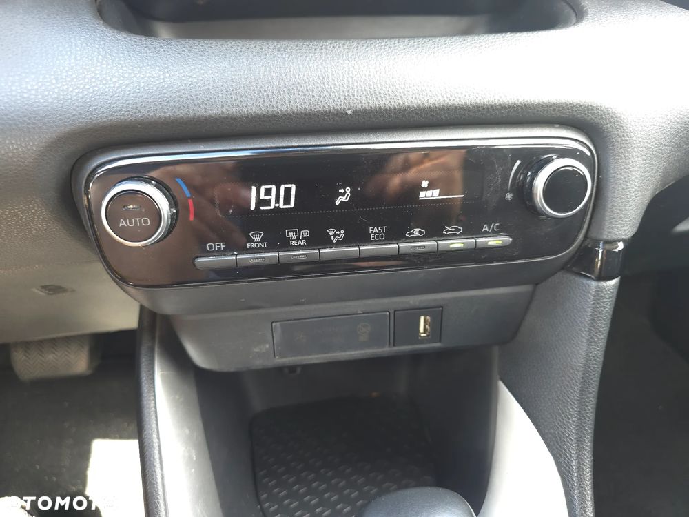 Toyota Yaris - 25