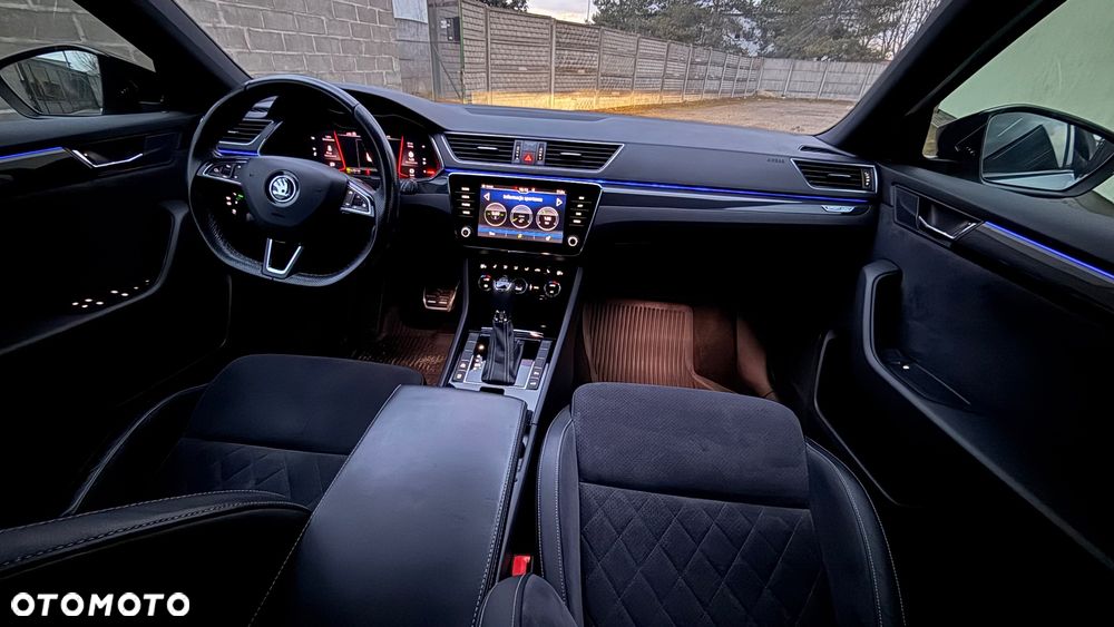 Skoda Superb 2.0 TDI DSG Sportline - 29