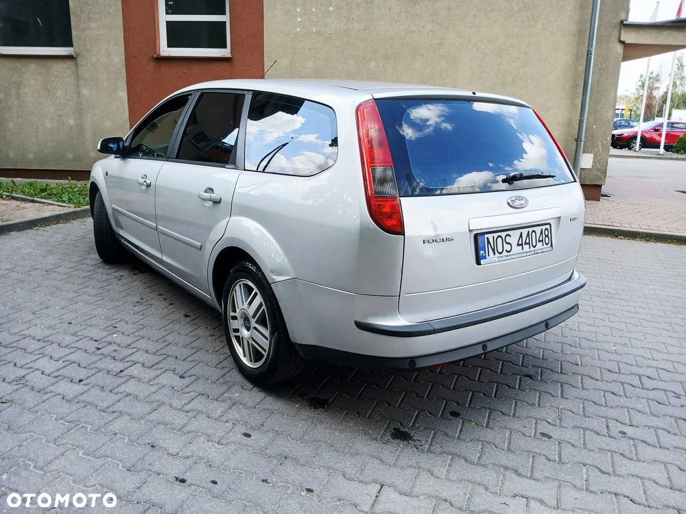 Ford Focus 1.6 TDCi DPF Ghia - 16