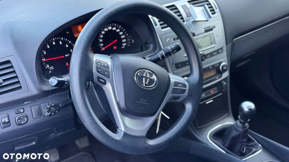 Toyota Avensis 1.6 Comfort - 22
