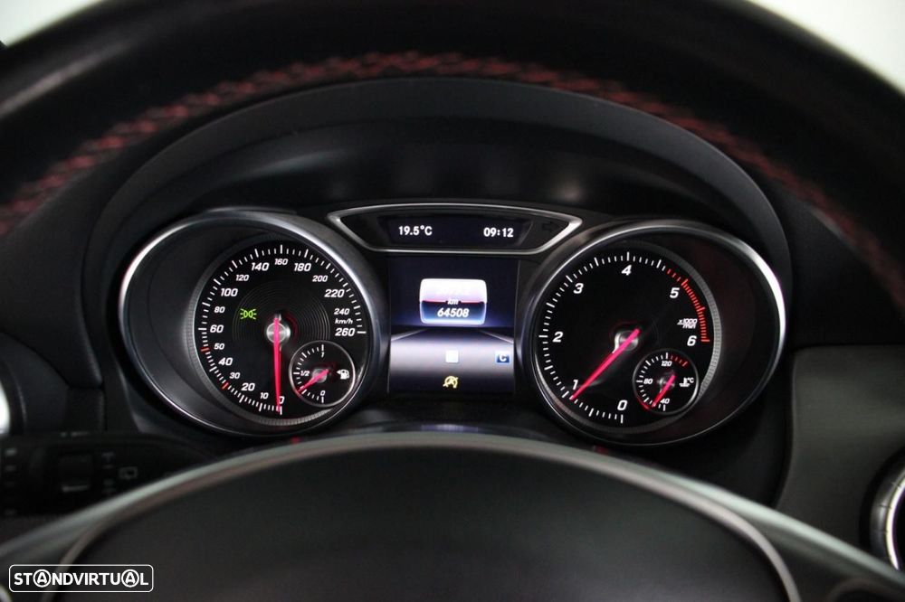 Mercedes-Benz CLA 180 d Shooting Brake AMG Line - 9