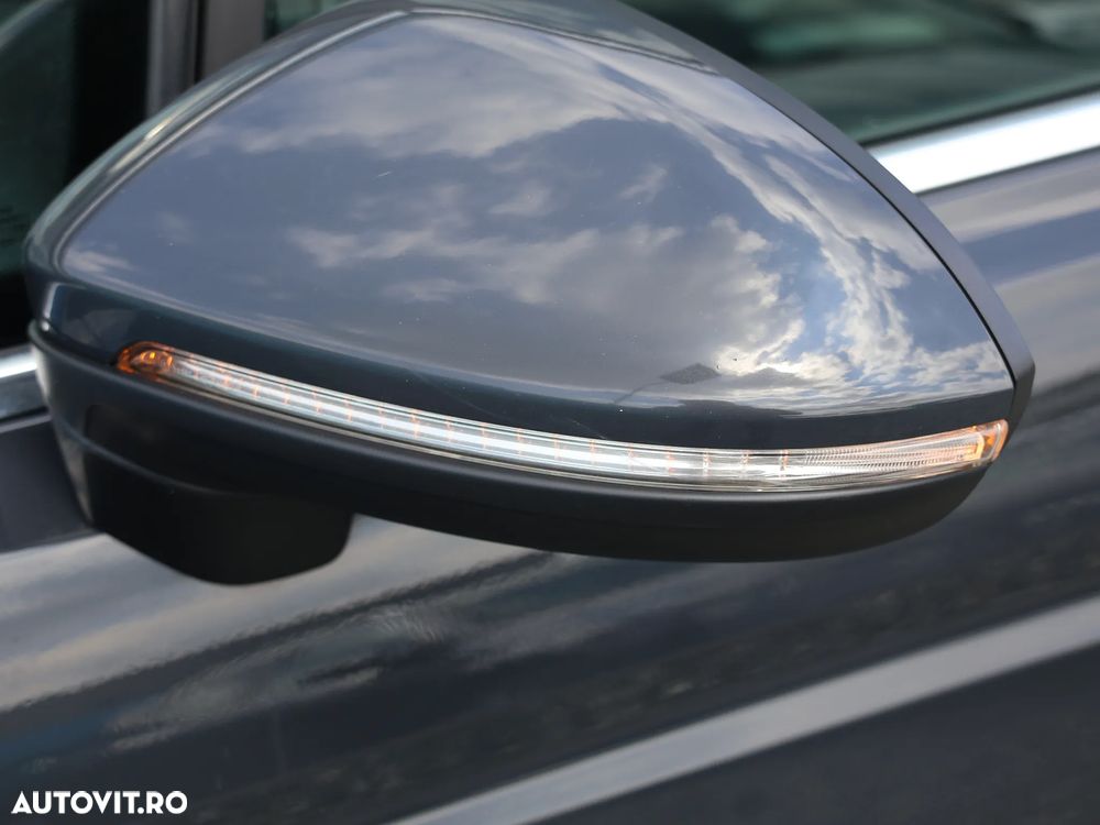 Volkswagen Touran 2.0 TDI DSG Highline - 21