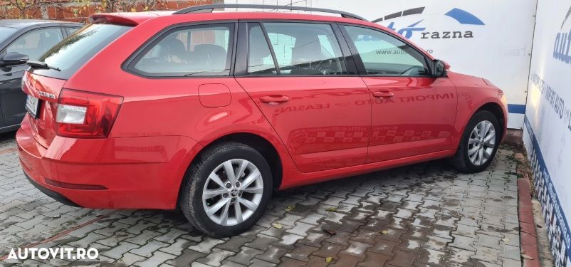 Skoda Octavia 1.6 TDI DSG Style - 10