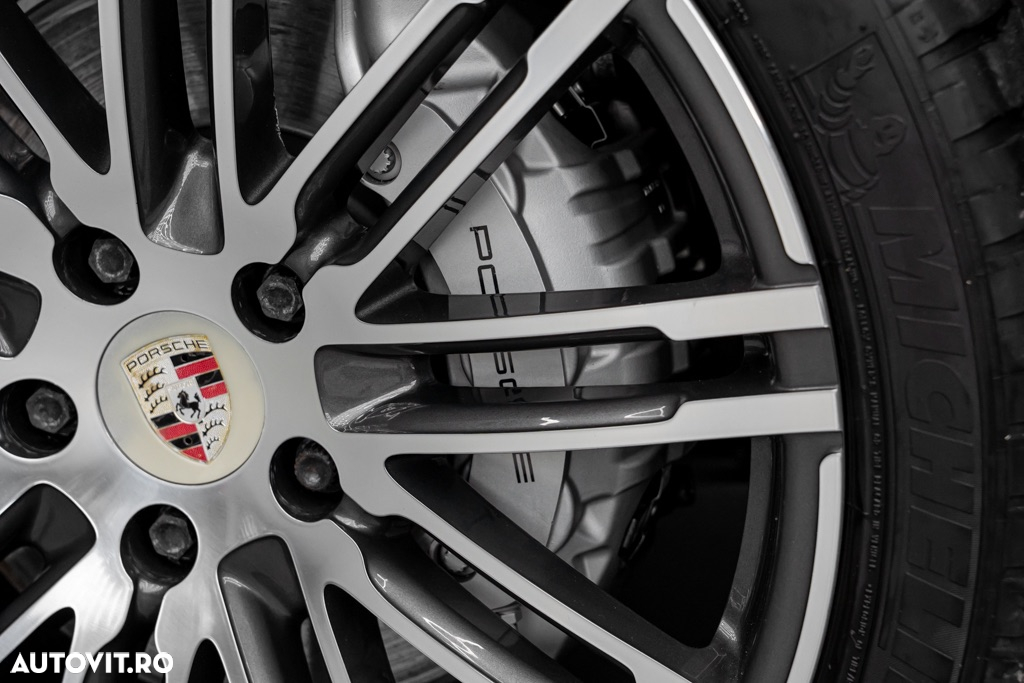 Porsche Cayenne S Diesel Platinum Edition - 9