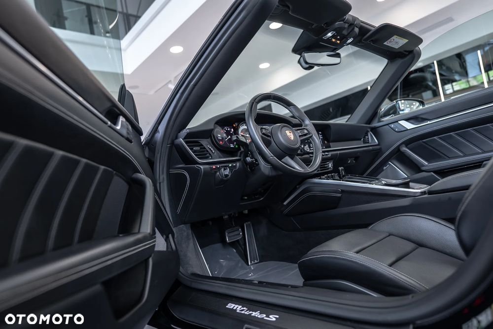 Porsche 911 Turbo S - 24