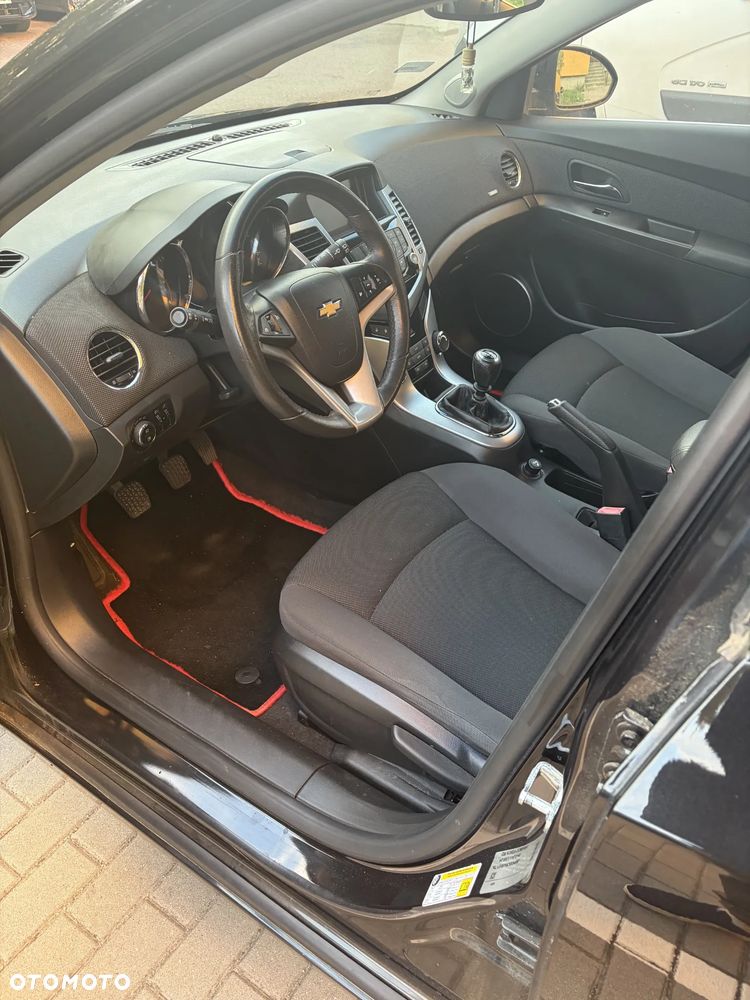 Chevrolet Cruze - 12