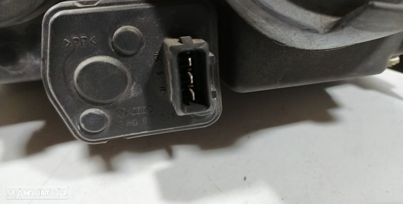 Farol Direito Volkswagen Passat Variant (3B5) - 3