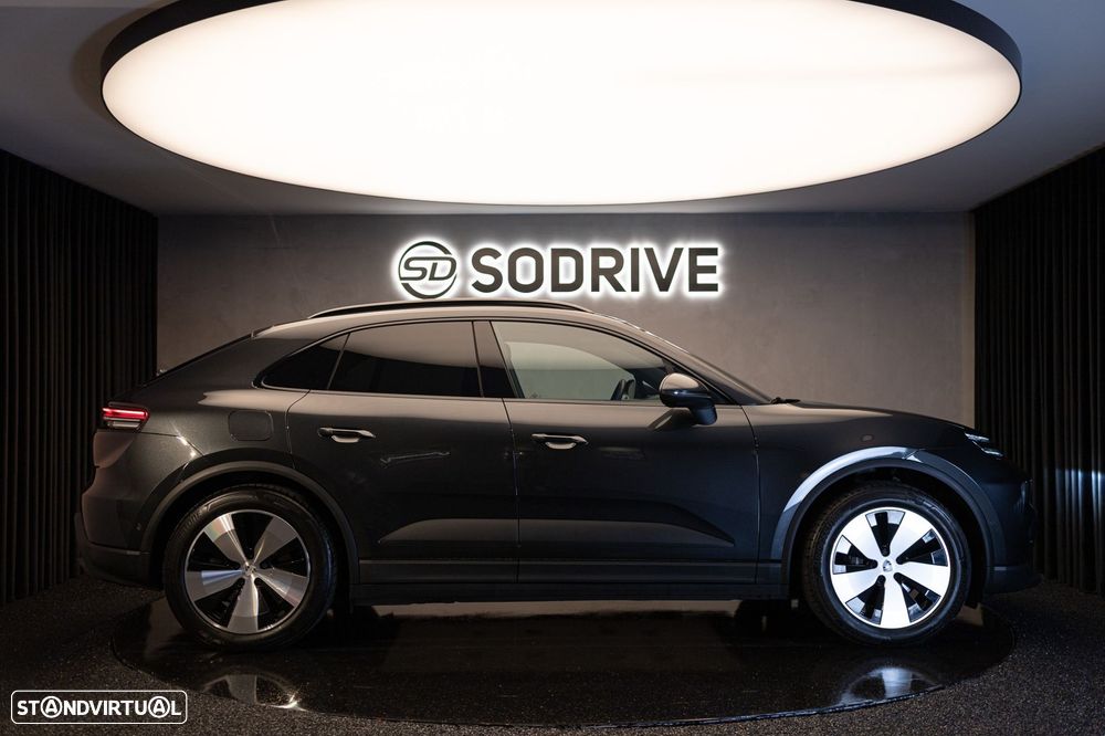 Porsche Macan Electric 4 - 4