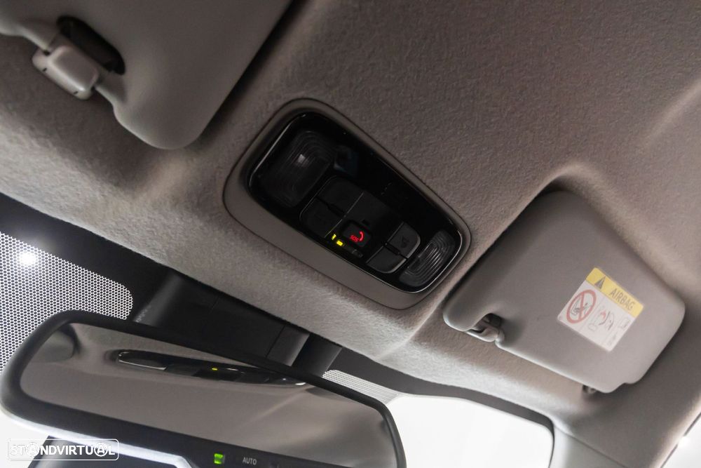 Toyota Yaris 1.5 VVT-i Luxury - 26