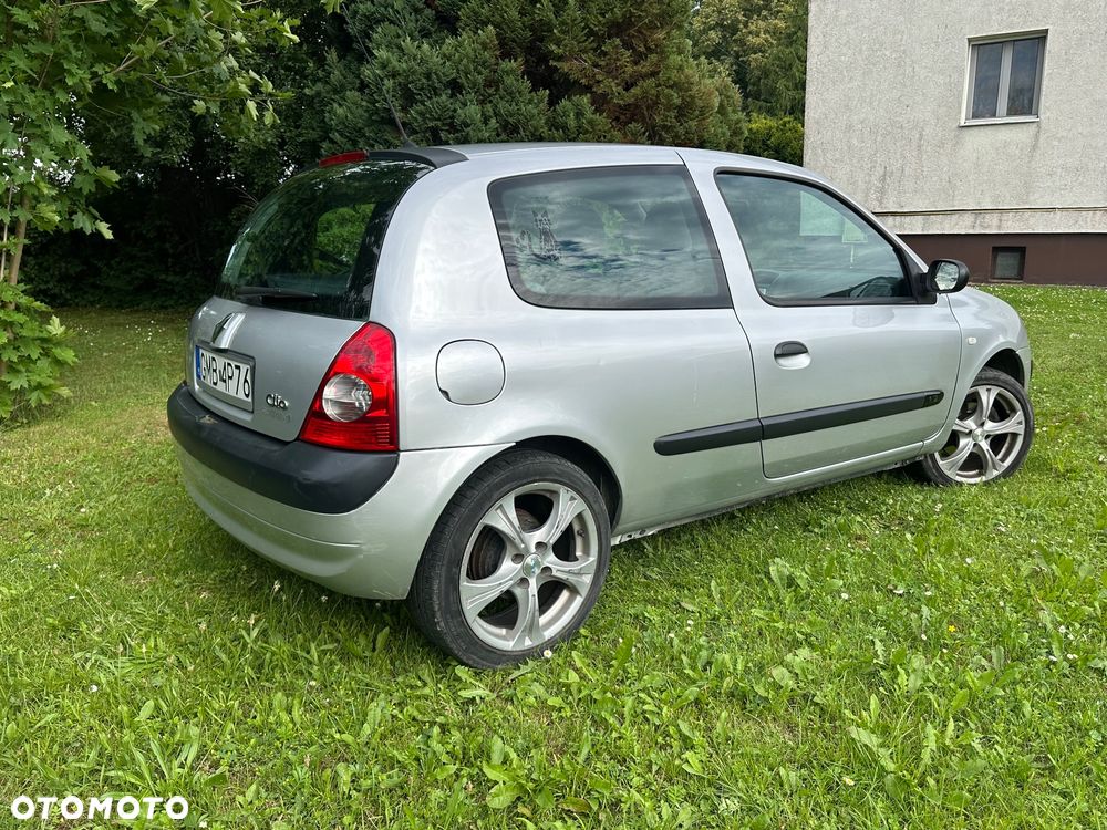 Renault Clio 1.2 16V Authentique - 8