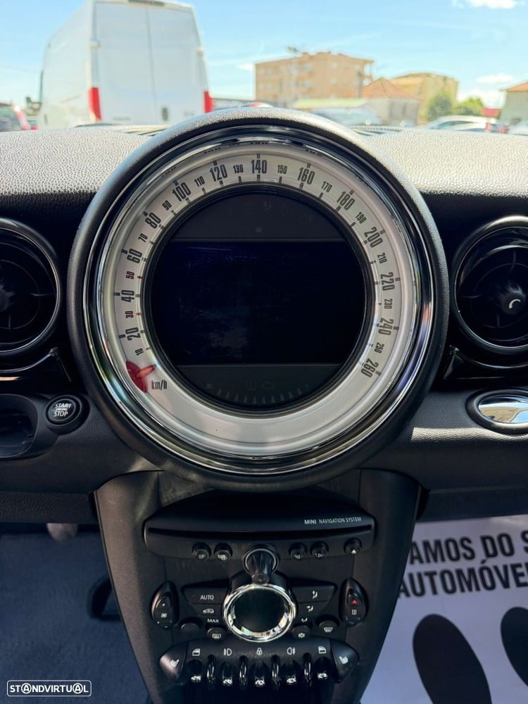 MINI 3 Portas Cooper D - 13
