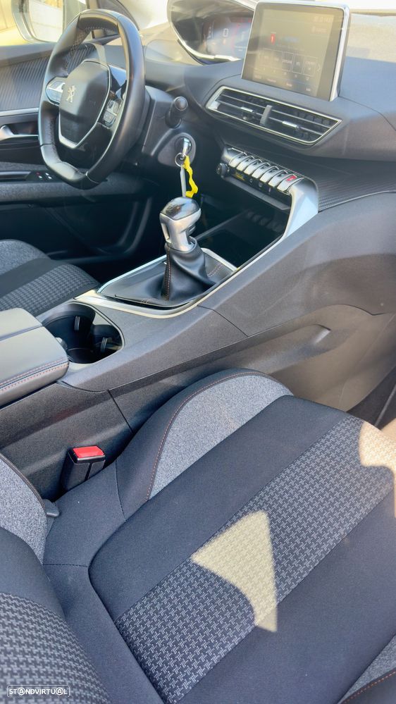 Peugeot 3008 PureTech 130 Stop & Start GPF Active Business-Pack - 19