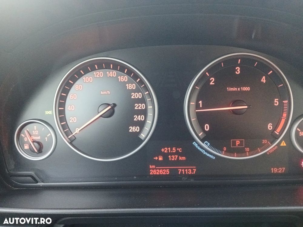 BMW Seria 5 520d Aut. Luxury Line - 14