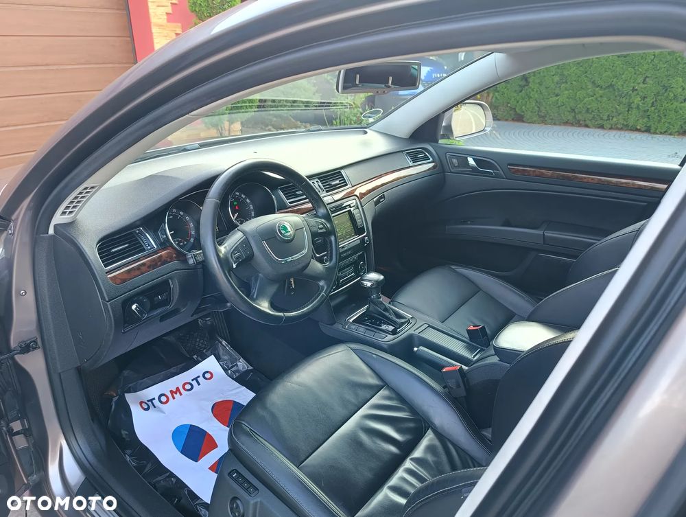 Skoda Superb 2.0 TDI DSG Exclusive - 24