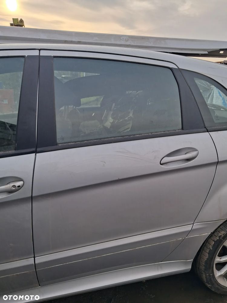 MERCEDES B-KLASA W245 05 761 DRZWI LEWY TYL - 2