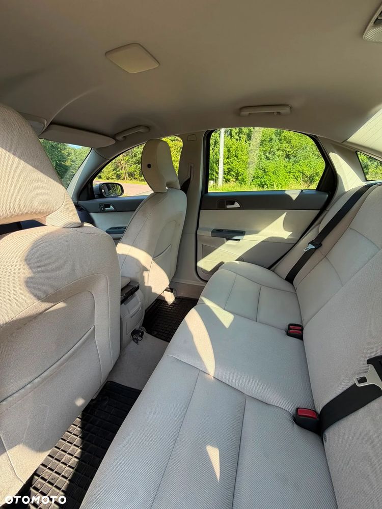 Volvo S40 1.6 - 15