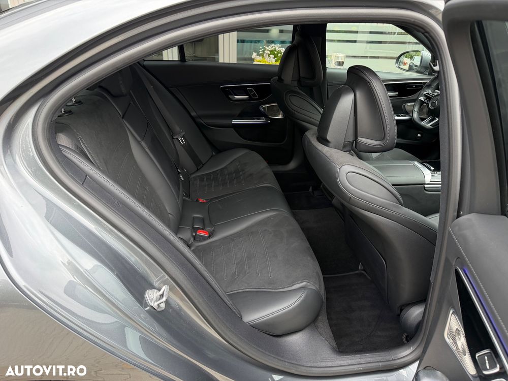 Mercedes-Benz C 300 4MATIC 9G-TRONIC AMG Line - 15