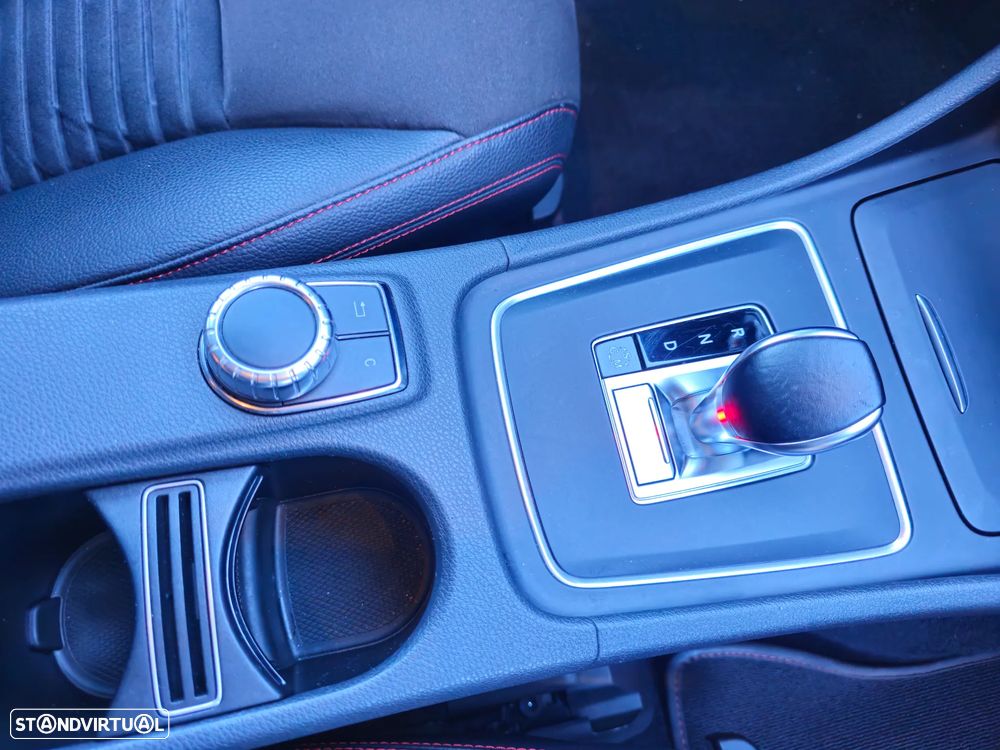 Mercedes-Benz A 45 AMG 4Matic Speedshift 7G-DCT - 23